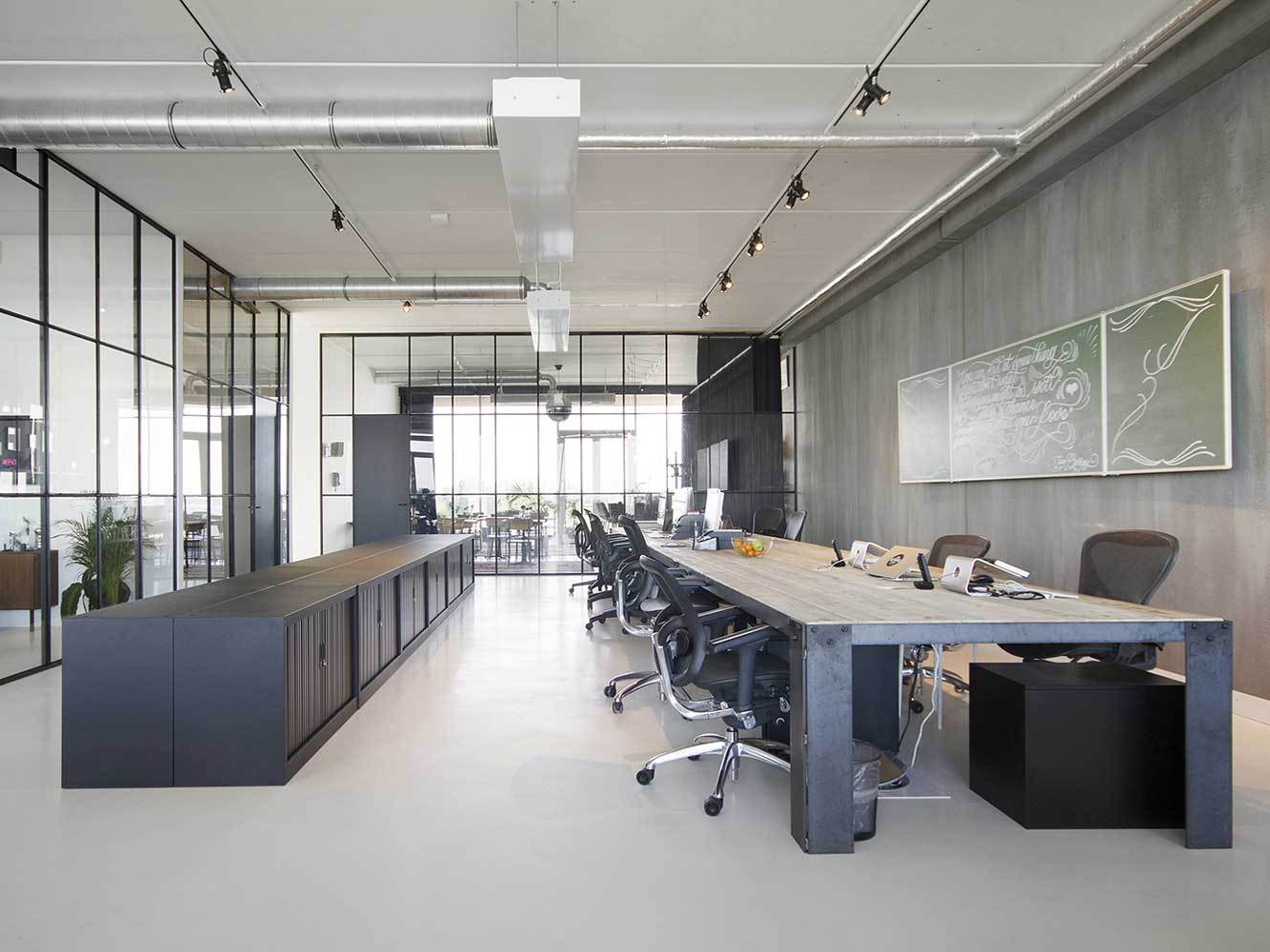 政务区现代工业风 LOFT 办公室装修设计项目(图2)